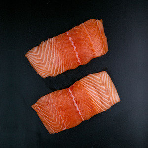 Fresh Organic Salmon Fillet 350g